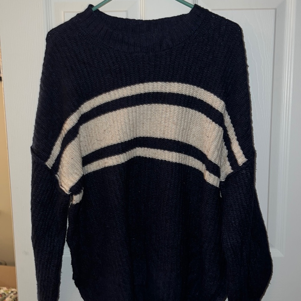 American Eagle Sweater Size Large